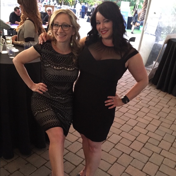 Meet your Posher, Courtney 🤗 - Picture 3 of 5